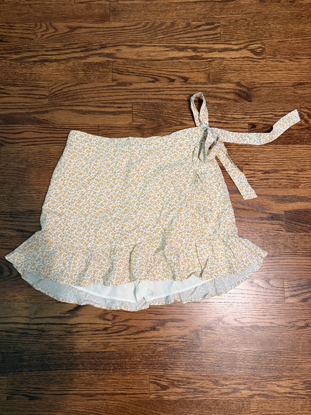 Hollister Floral Tie-Waist Ruffle Mini Skirt in Yellow